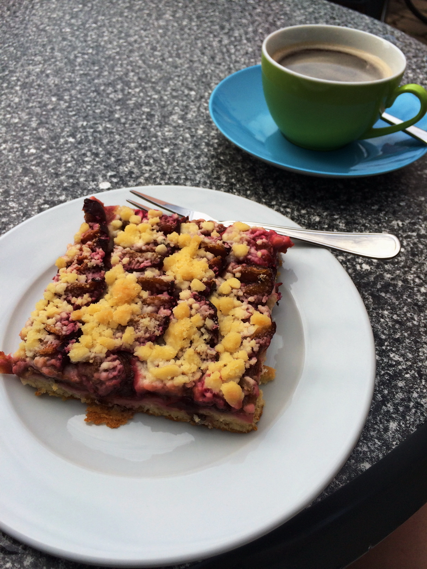 Hofkirchen. Cake. Plum once againwell, they are in season