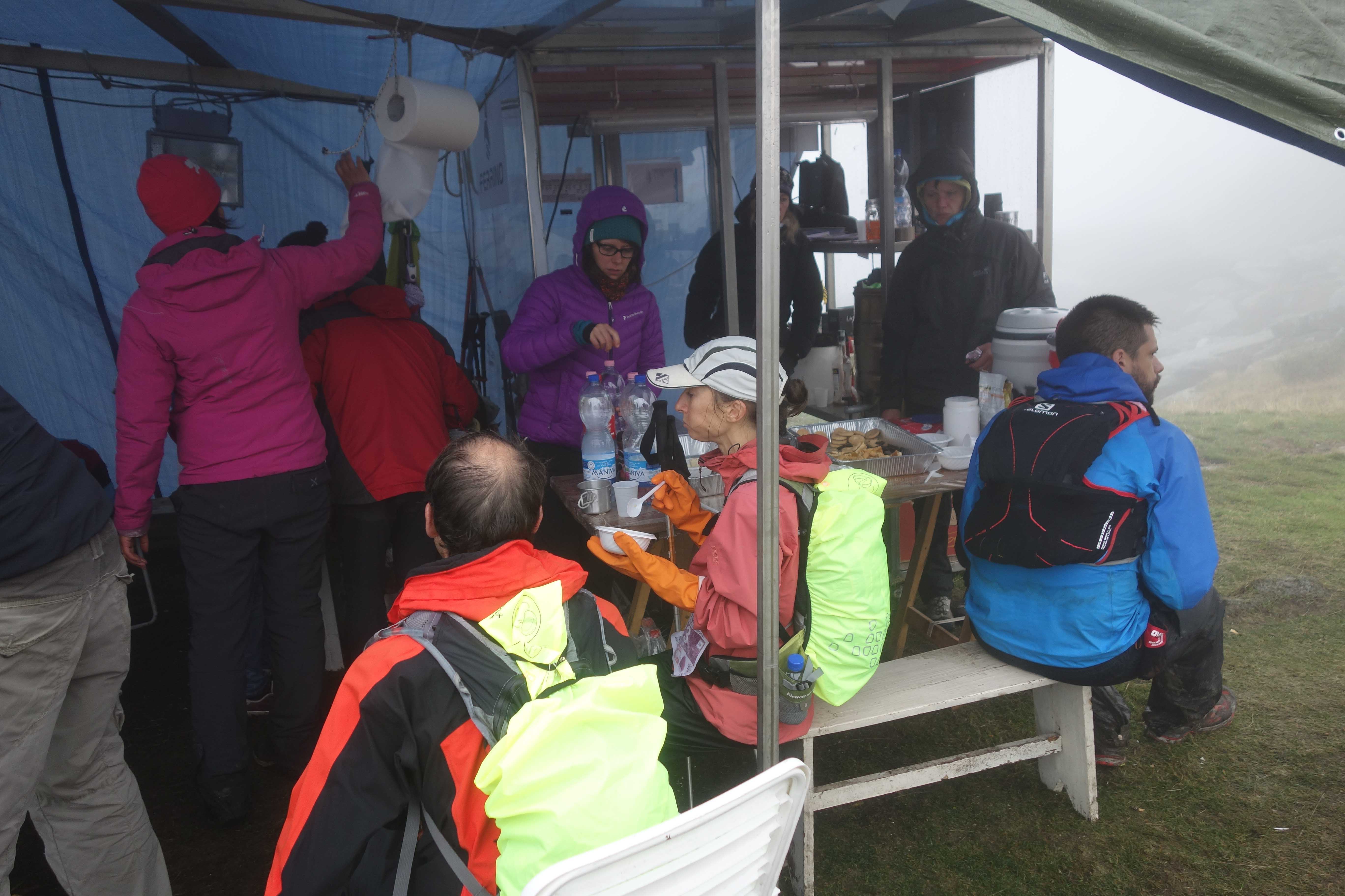 073 Col della Vecchia Aid Station.jpg