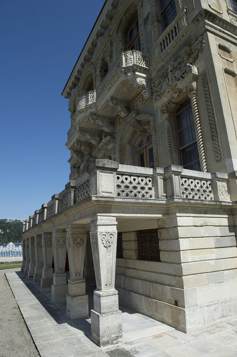 Istanbul Kucuksu Palace May 2014 8847.jpg