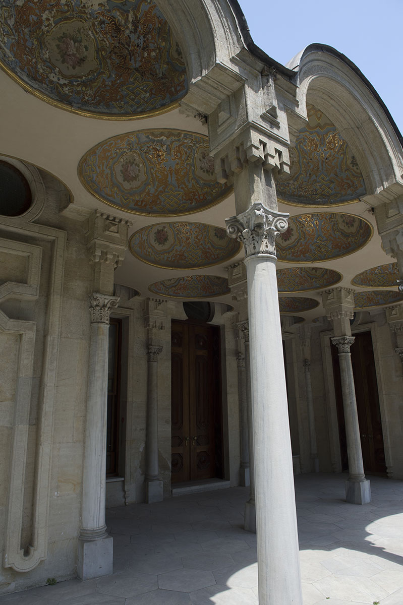 Istanbul Beylerbeyi Palace May 2014 8913.jpg