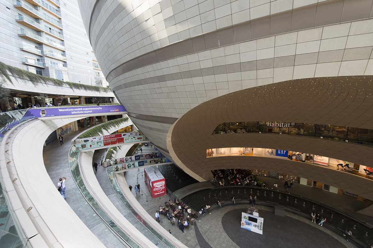 Istanbul Kanyon Shopping Mall May 2014 6497.jpg