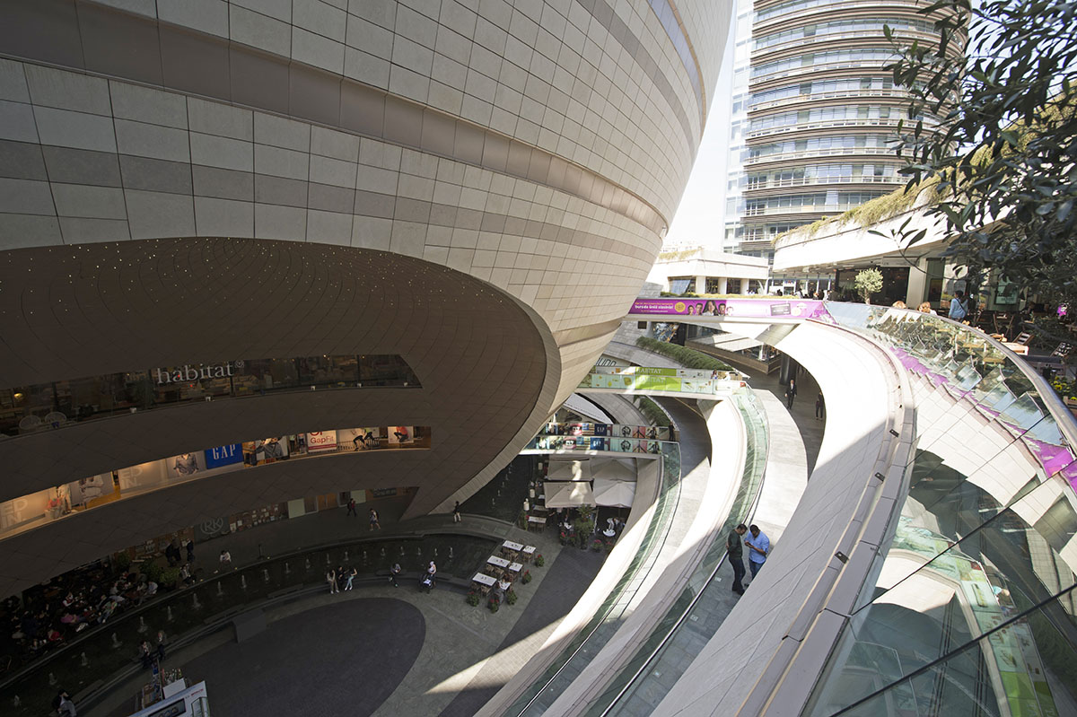 Istanbul Kanyon Shopping Mall May 2014 6500.jpg