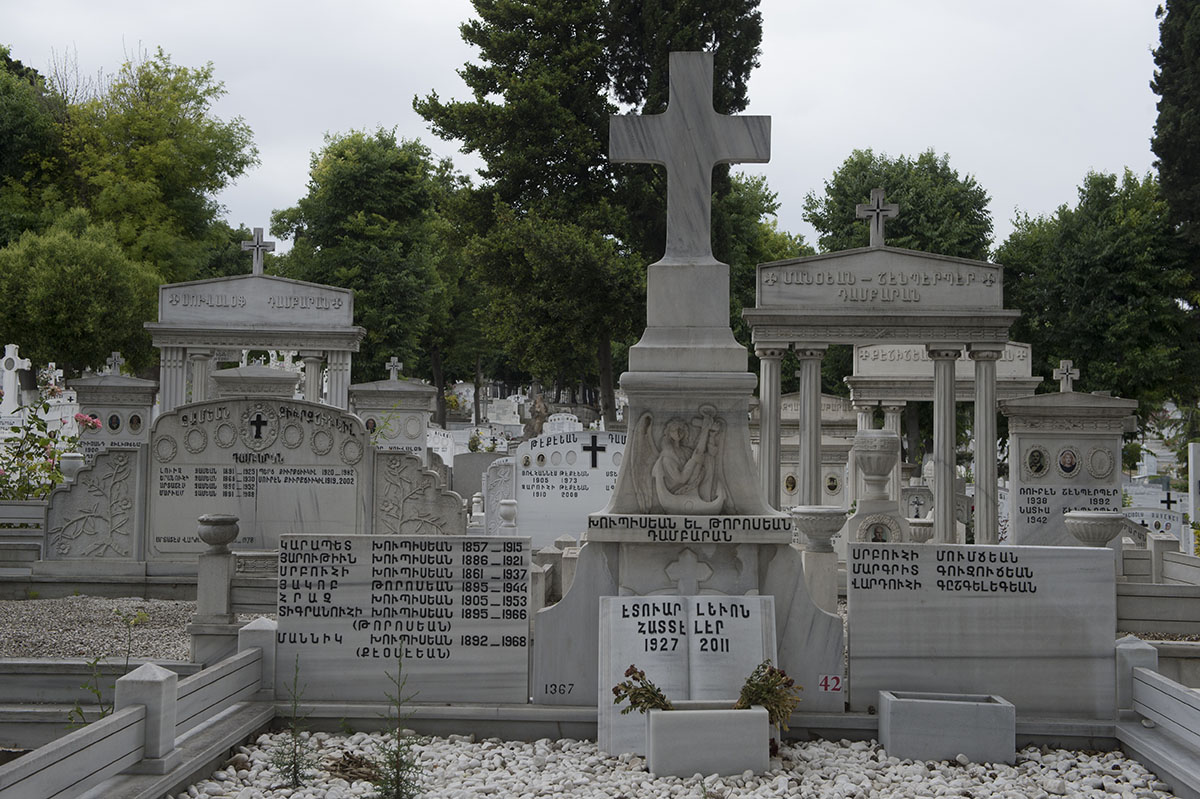 Istanbul Armenian graveyard May 2014 9145.jpg