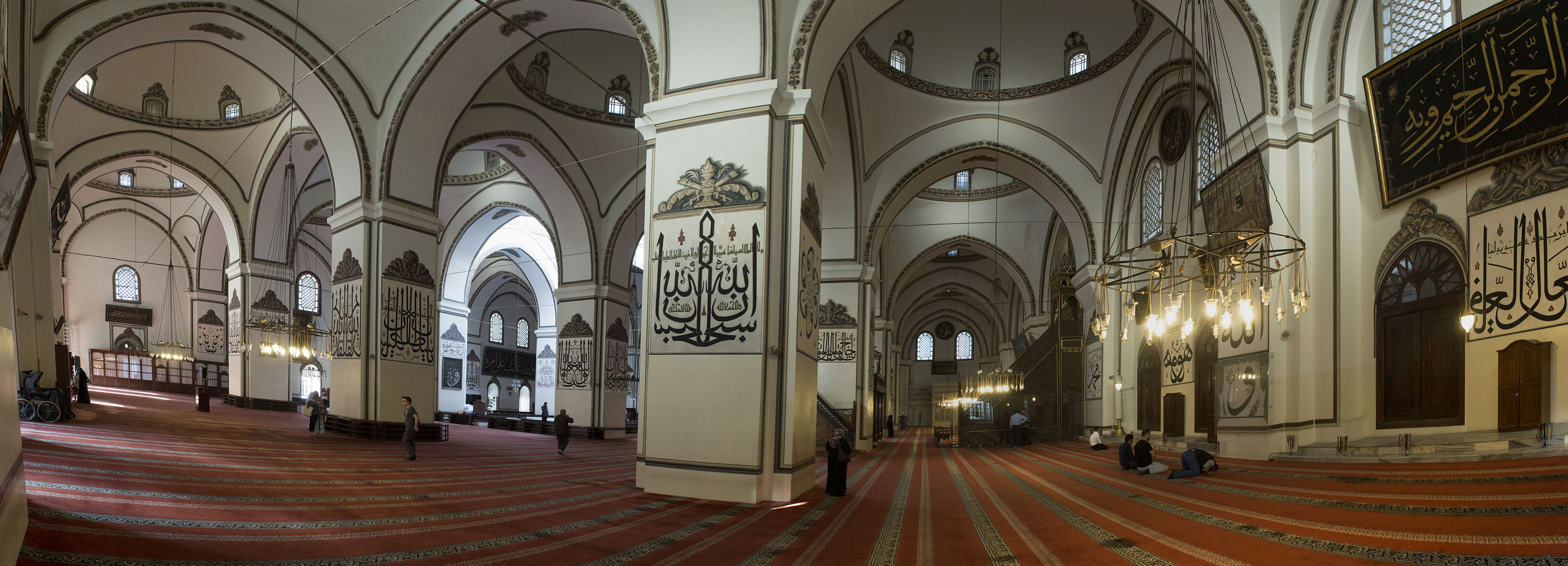 Bursa Ulu Camii May 2014 7641 panorama.jpg