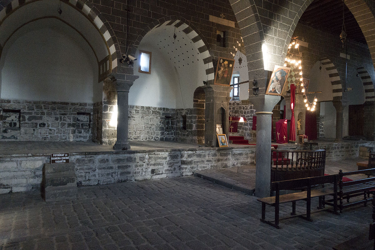 Diyarbakir Mar Petyun Chaldean Church september 2014 1155.jpg