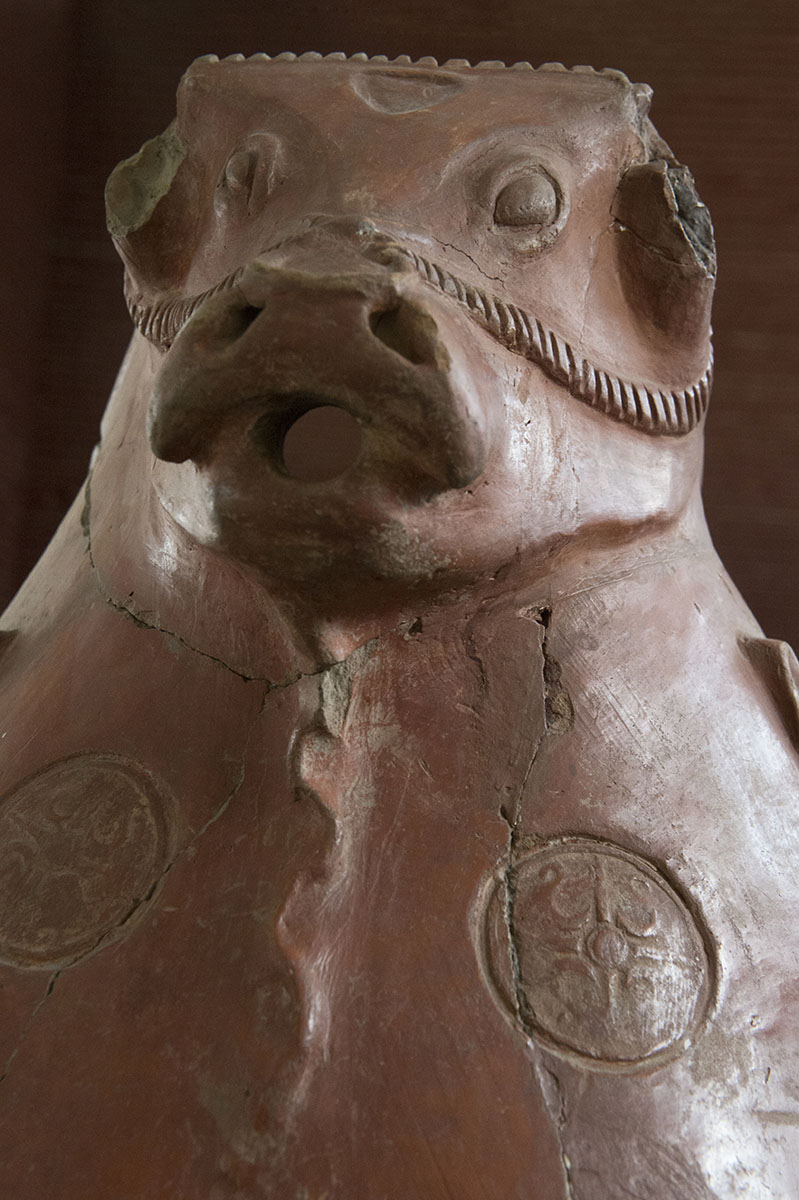 Kayseri Archaeological Museum Bull head jar september 2014 2235.jpg