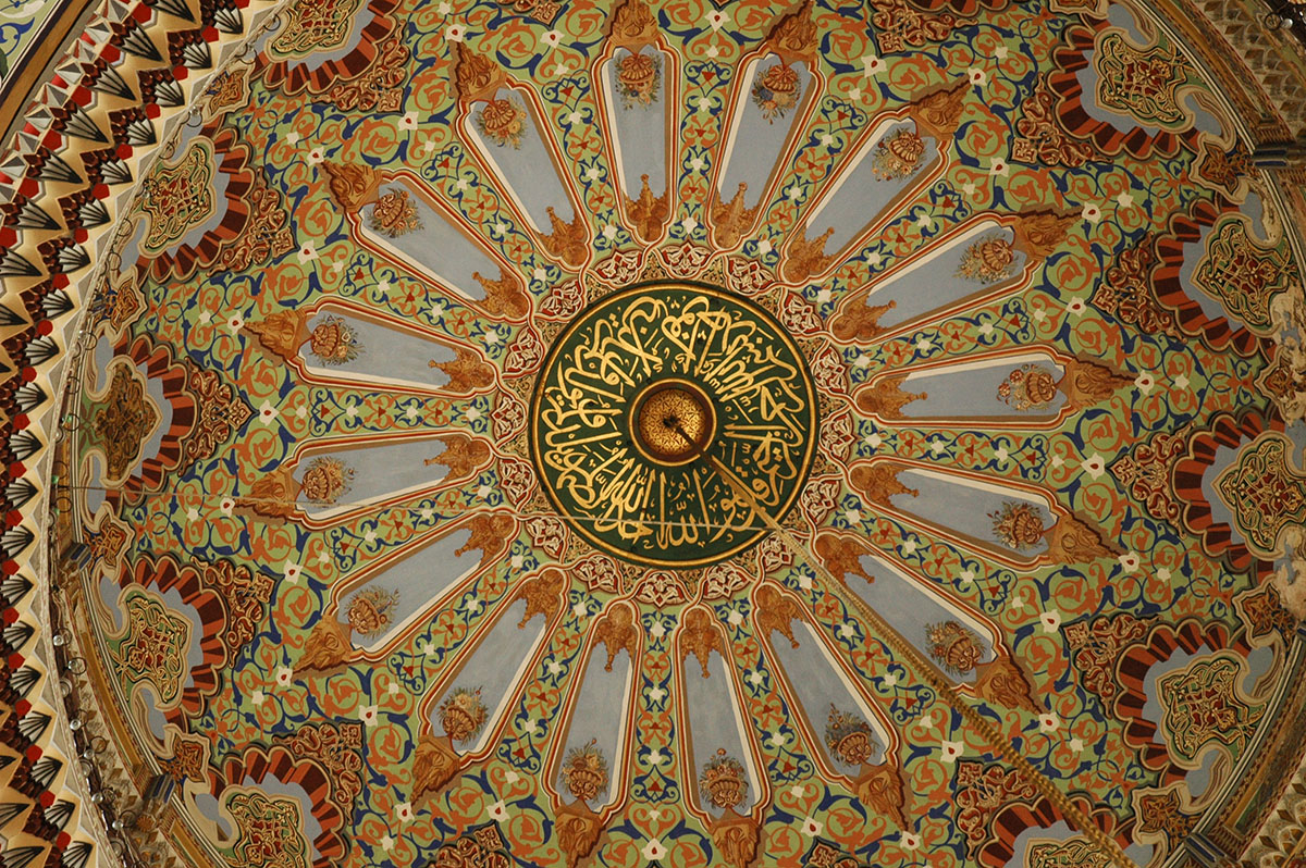 Istanbul Pertevniyal Valide Sultan Mosque June 2004 1161.jpg