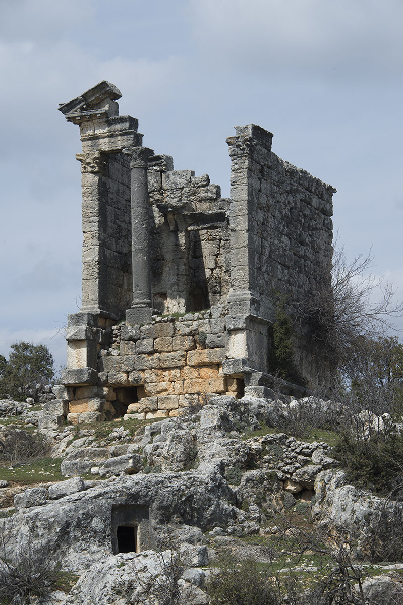 Cambazlı Monumental Gravesite 7144.jpg