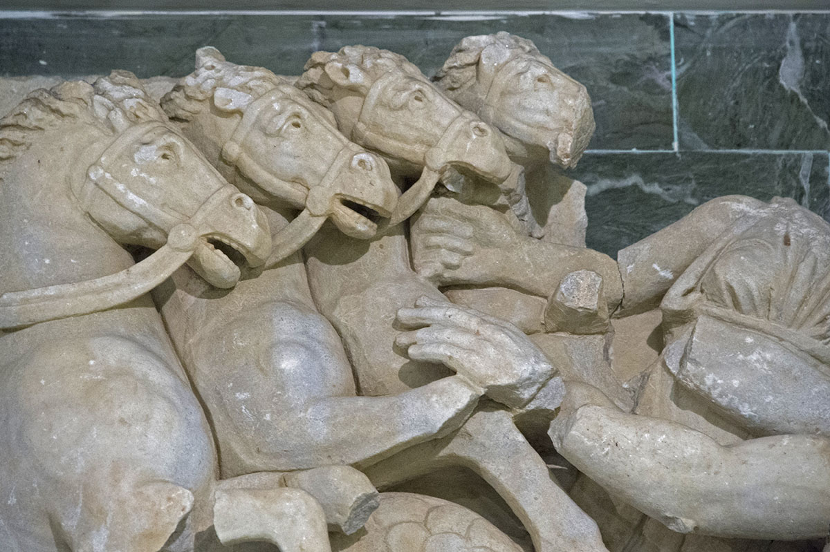 Antalya Museum Gigantomachia feb 2015 6575.jpg