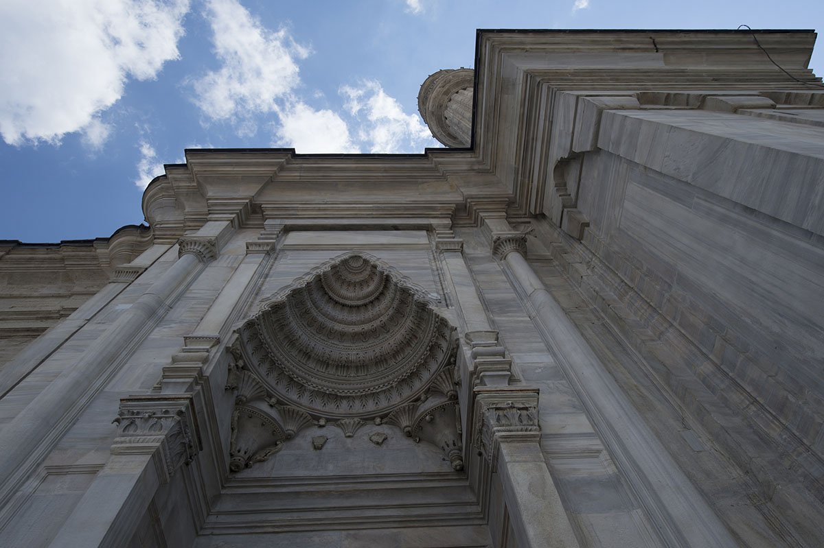 Istanbul Nurosmaniye Mosque 2015 1143.jpg