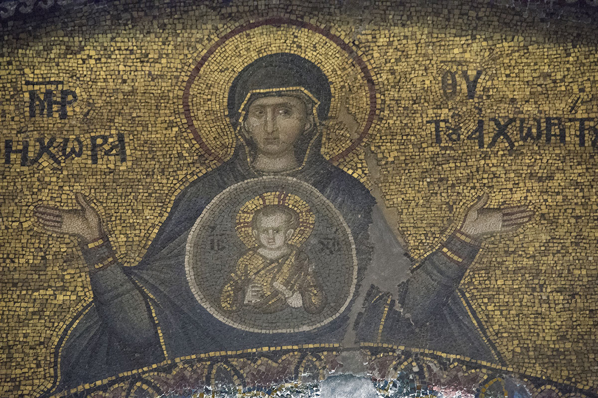 Kariye Virgin praying 2015 1572.jpg