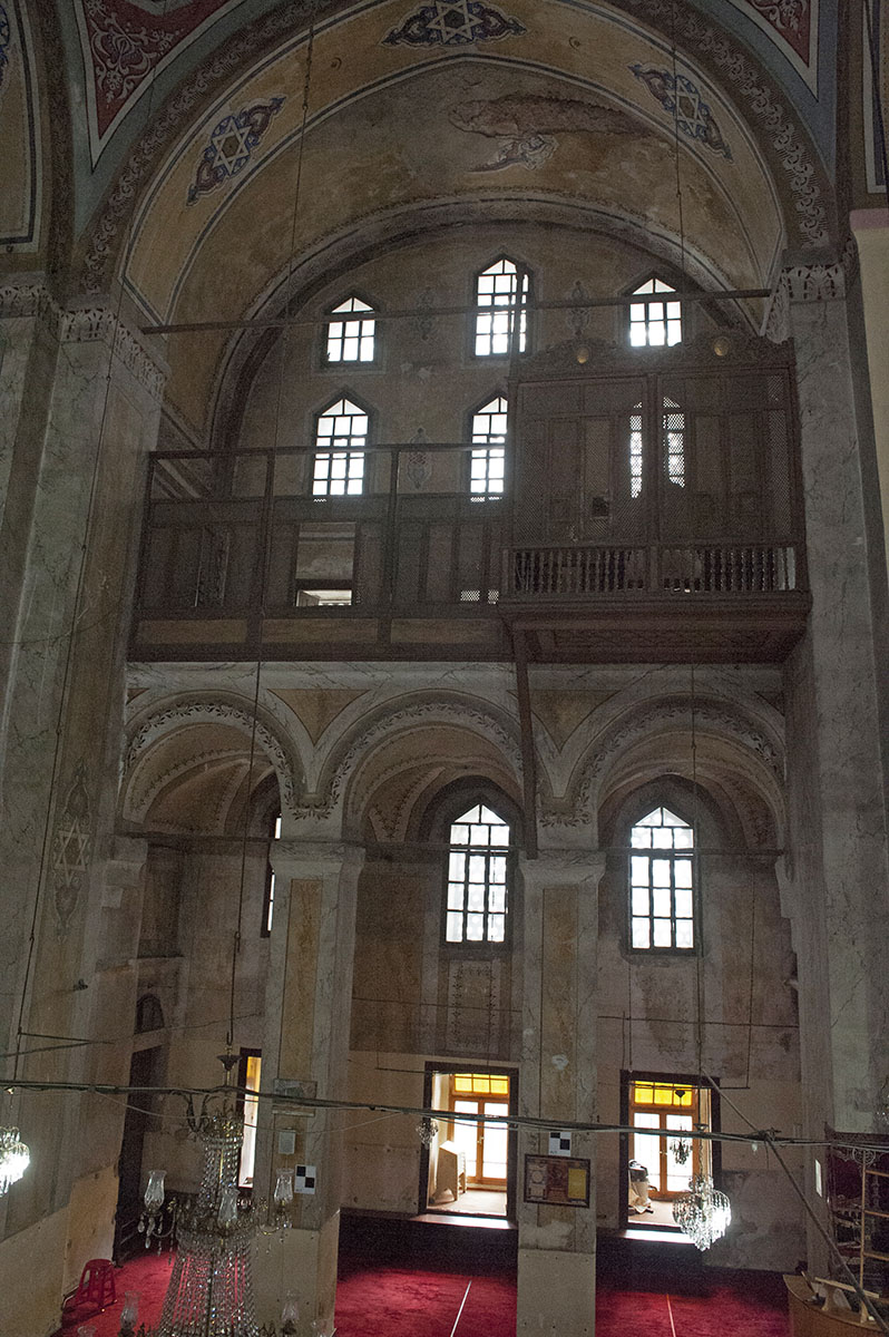 Istanbul Rose Mosque 2015 R 6174.jpg