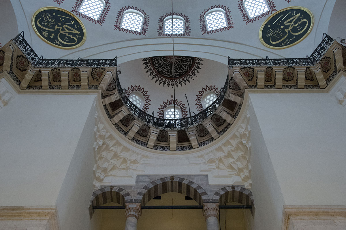 Istanbul Suleymaniye Mosque Interior 2015 1285.jpg