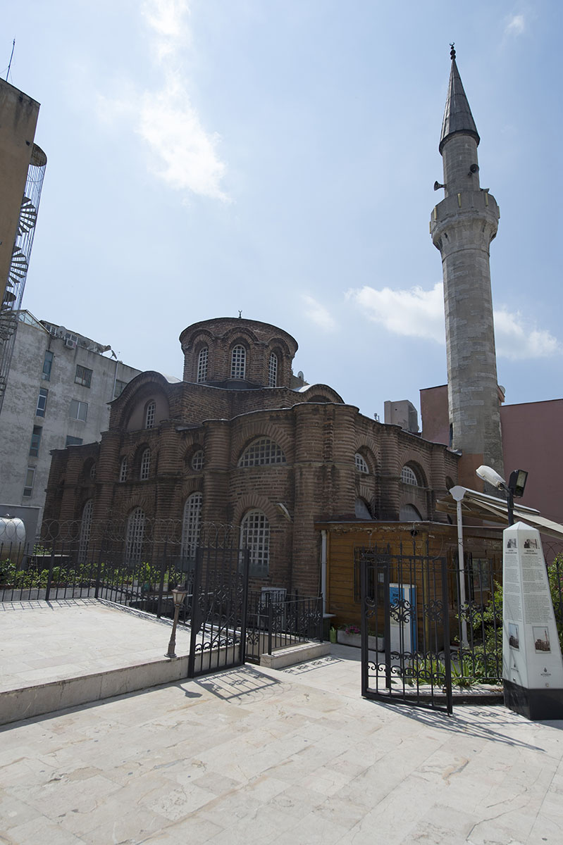 Istanbul Bodrum Mosque 2015 0645.jpg