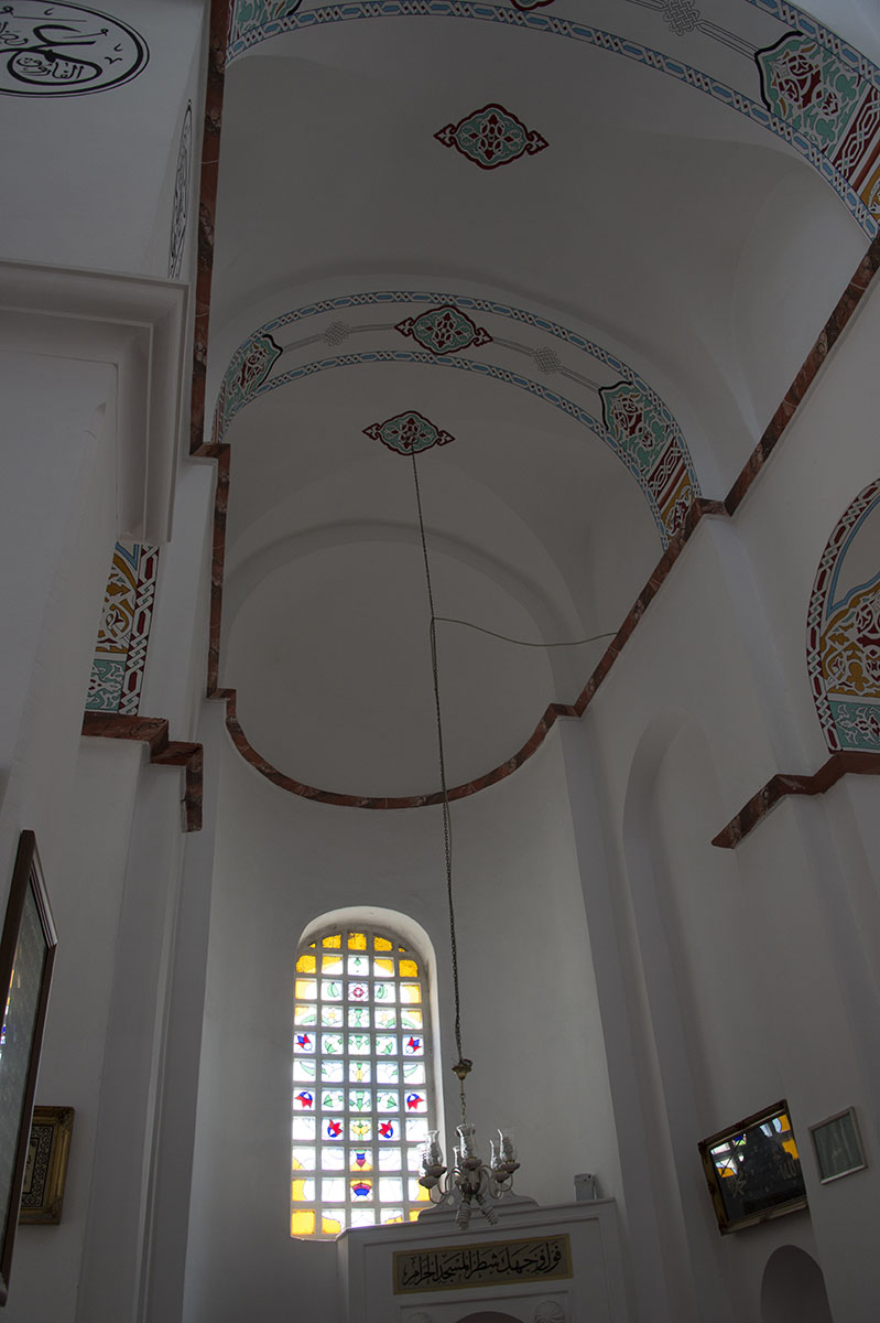 Istanbul Bodrum Mosque 2015 0619.jpg