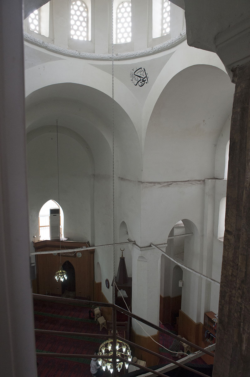 Istanbul Eski Imaret Camii 2015 R 6156.jpg