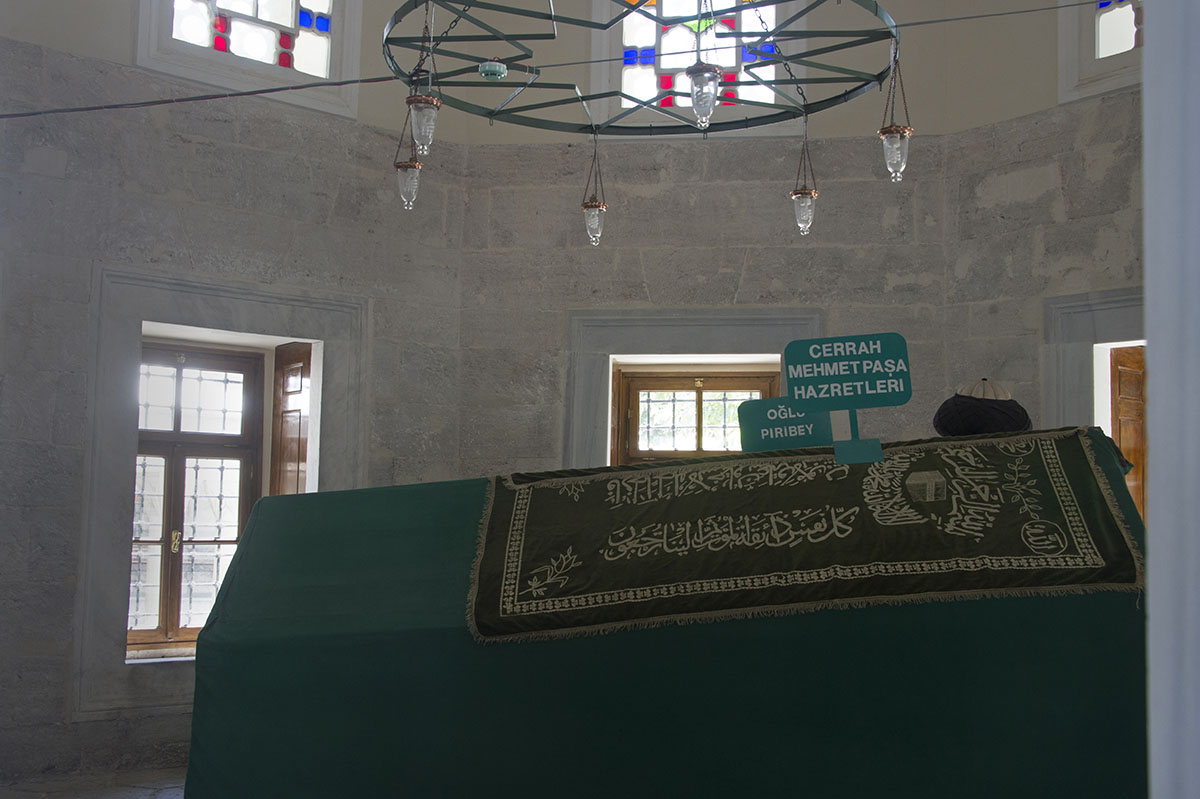 Istanbul Cerrah Pasha mosque 2015 9925.jpg