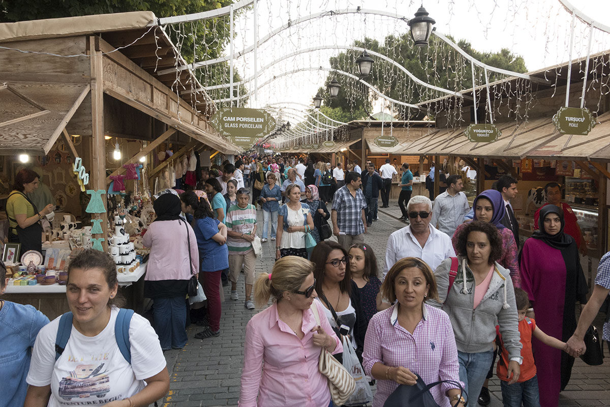 Istanbul Iftar at At Meydan 2645.jpg