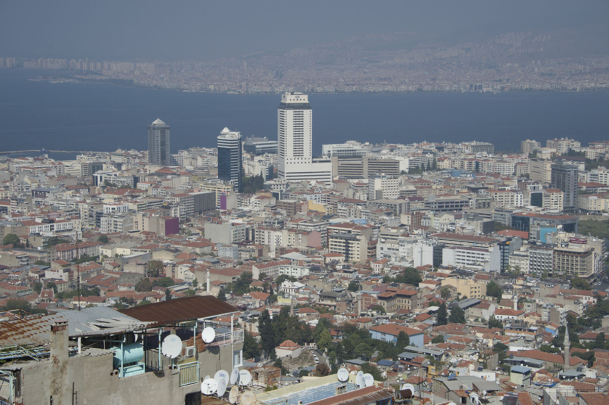 Izmir views from citadel October 2015 2406.jpg