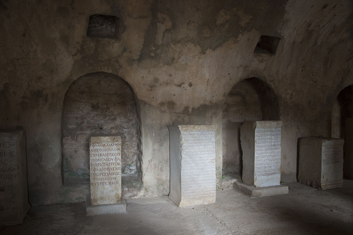 Ephesus October 2015 2658.jpg