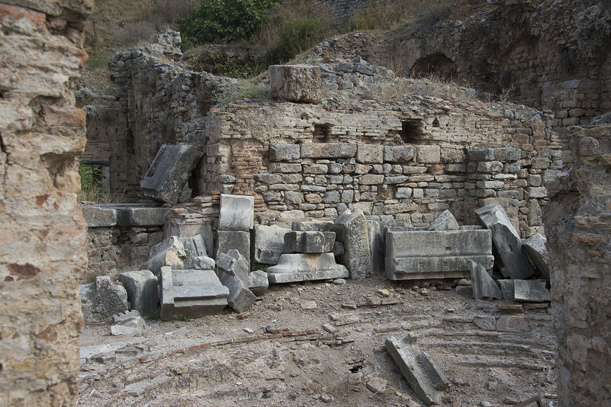 Ephesus Scholastica Baths in 2015 2695.jpg