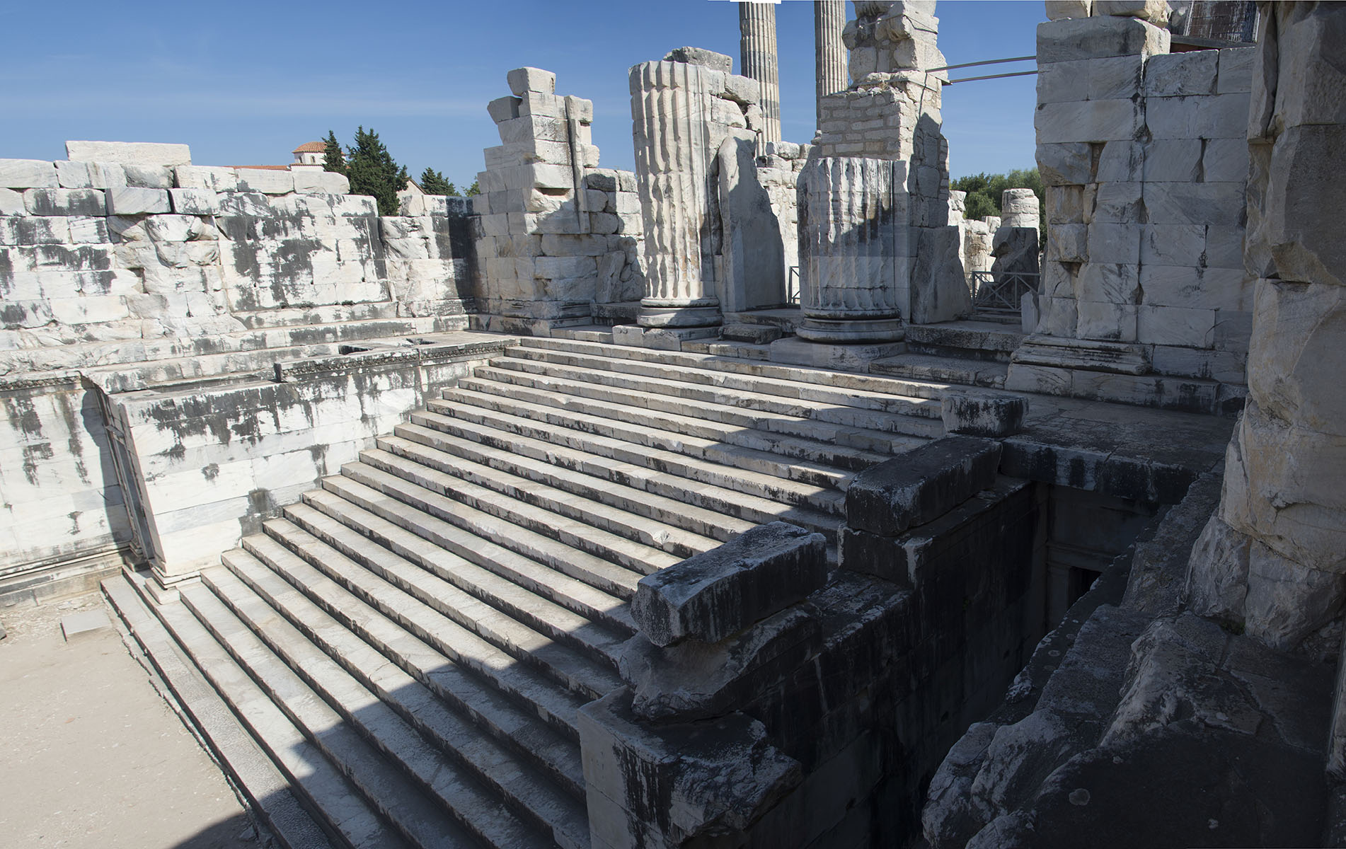 Didyma Apollo Temple October 2015 3268 Panorama.jpg