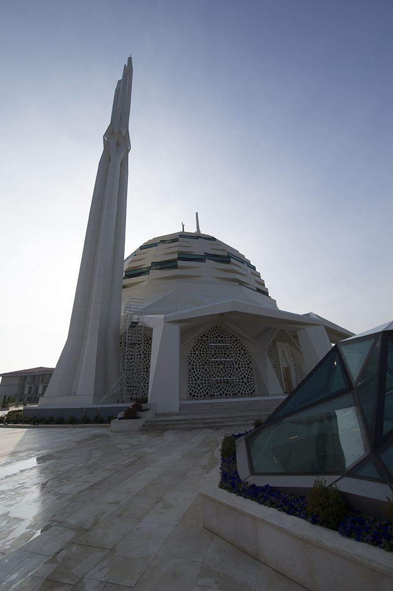 Istanbul Marmara University Faculty of Theology Mosque december 2015 5767.jpg