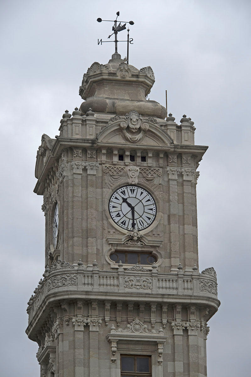 Istanbul Dolmabahce exterior december 2015 5920.jpg