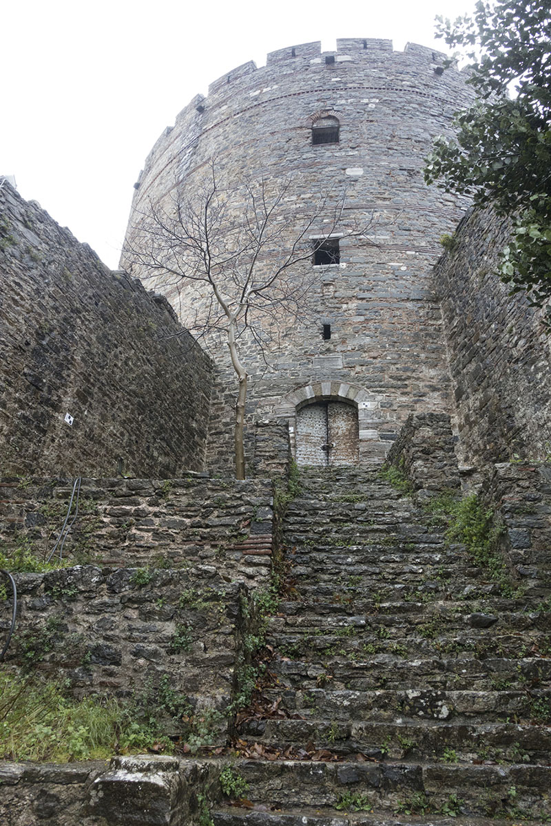 Istanbul Rumeli Hisari dec 2016 3013.jpg