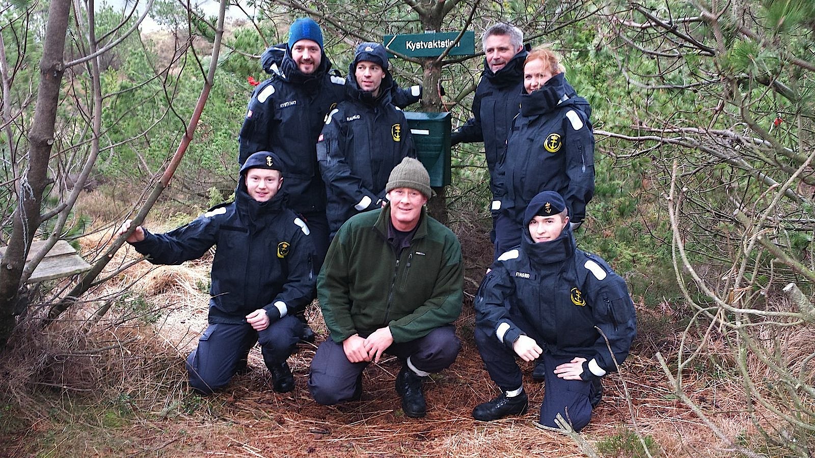 Skipssjef KV334 Tor med mannskapKystvakten KV334 - Tor i krysset KYSTVAKTSTIEN - ETTERTANKENS STI