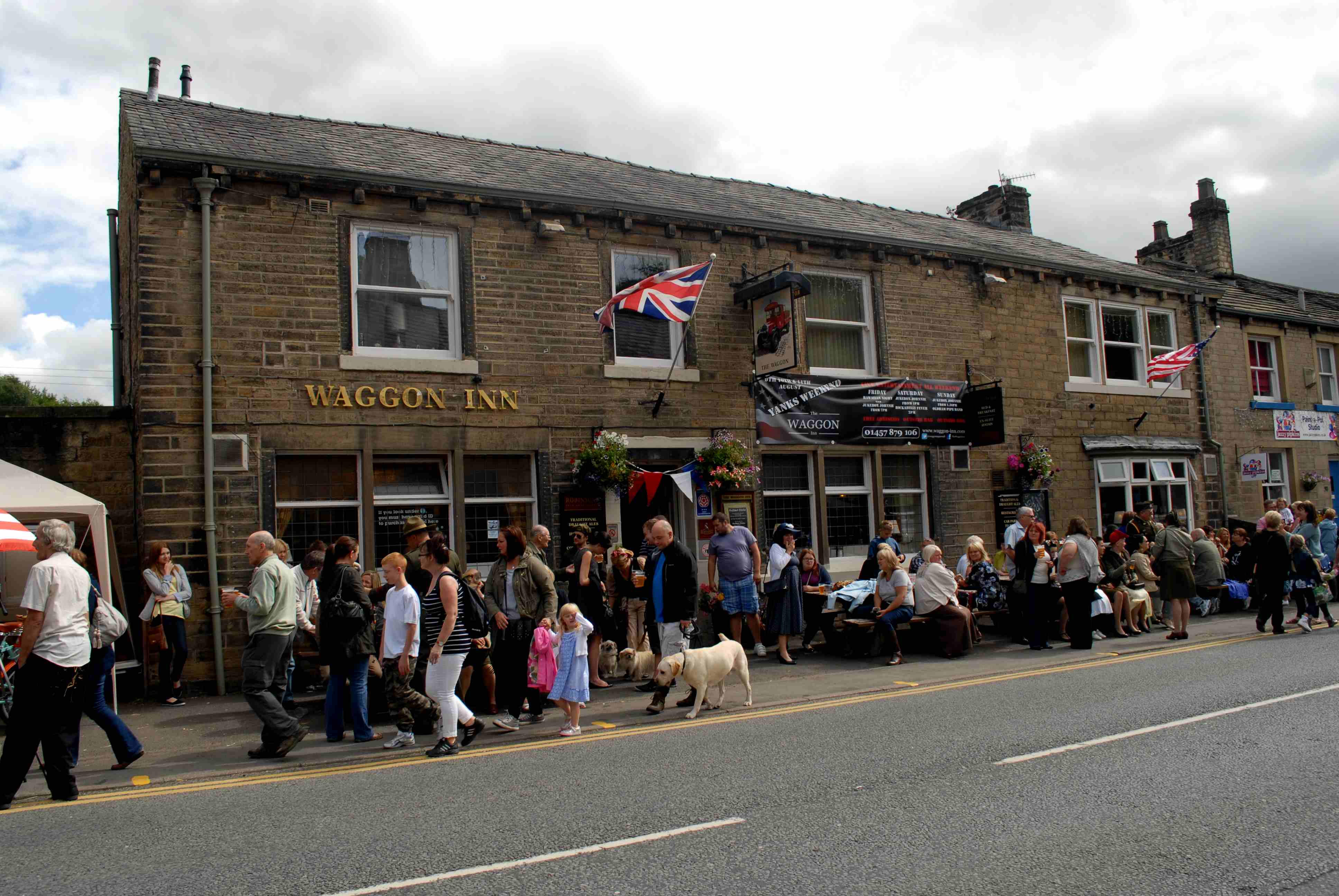 Outside the Wagon Pub Yanks weekend