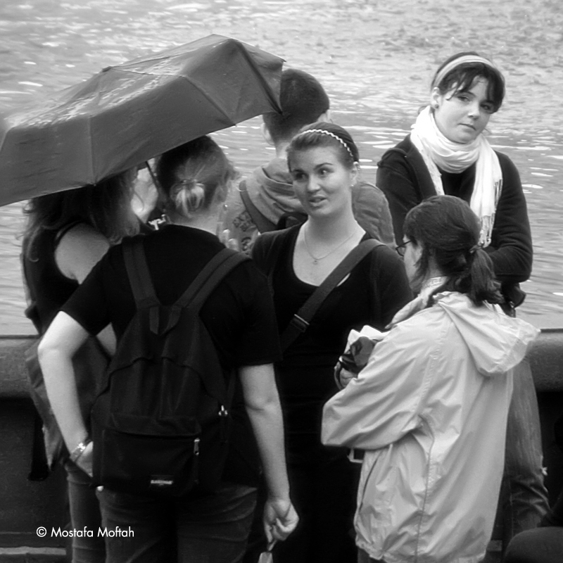 Conversation at Trafalgar Square
