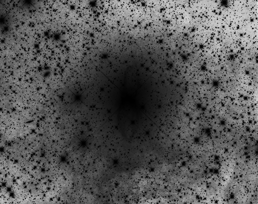 IC2220 Huge faint outer halo