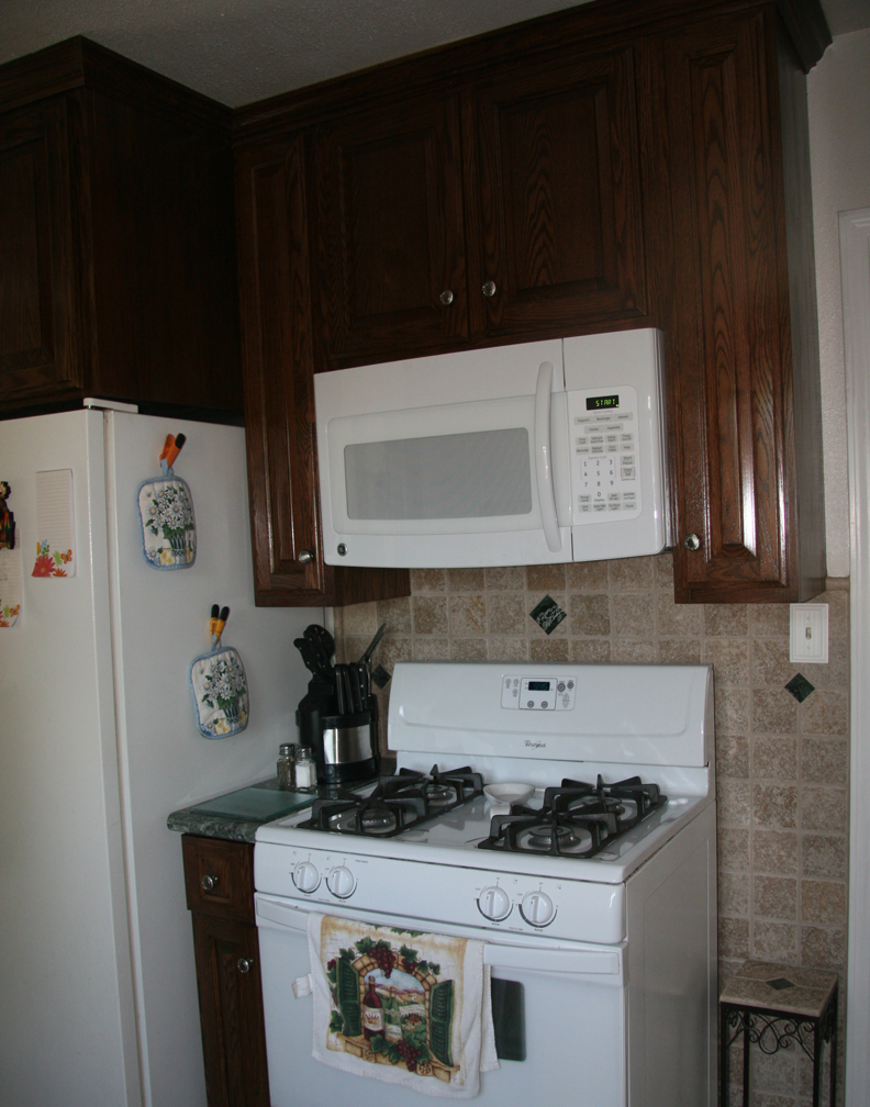 stove area finished .jpg