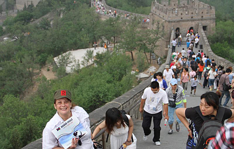Assist-Med  y Mnica Scotto en La Gran Muralla China, vivi tu mejor viaje