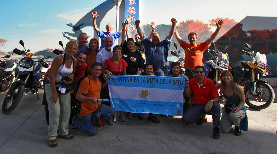 First group of Argentines who traveled the Silk Road in China with Emilio Scotto