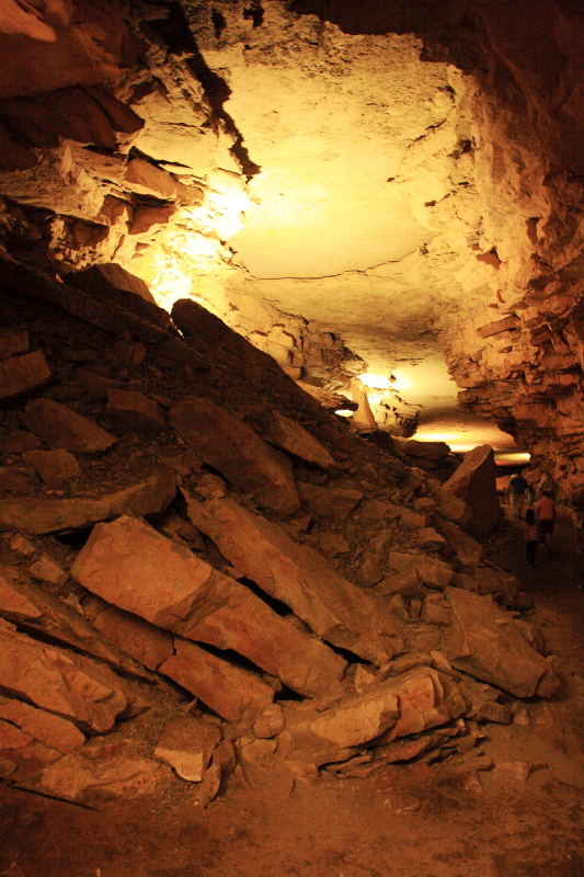 Cavernous rooms, New Entrance Tour, Mammoth Cave National Park, Kentucky
