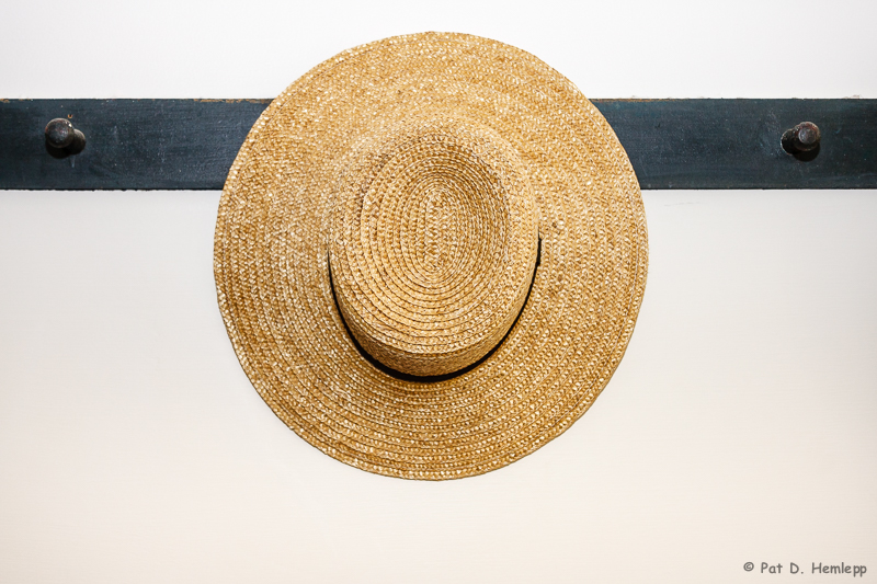 Hat and pegs
