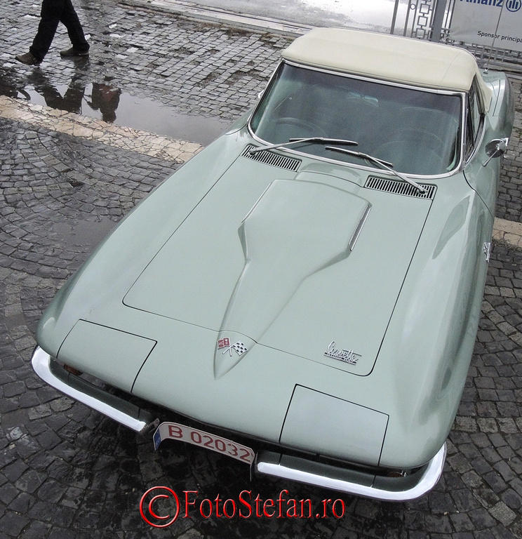 retroparada-primaverii2014-chevrolet-corvette-stingray-2.JPG