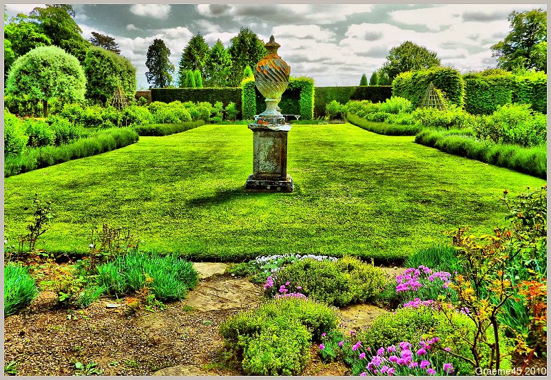 The Walled Garden Ornament
