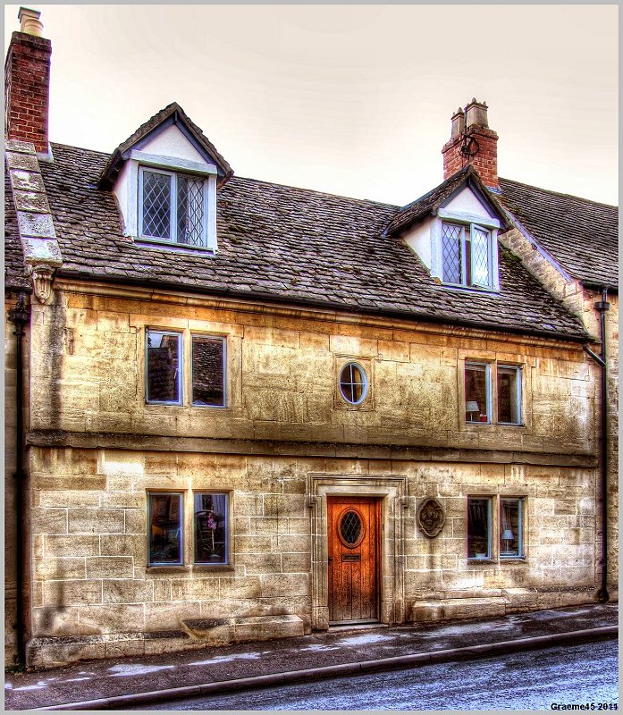 Fleur-de-Lys House