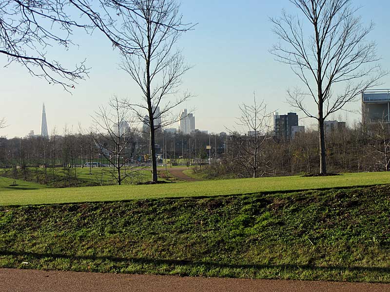 looking across to canary wharf