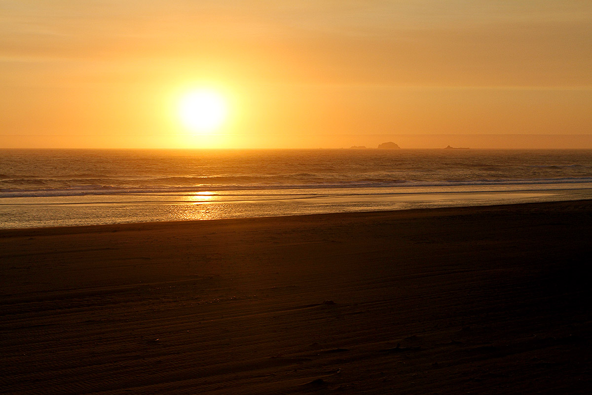 IMG_2918 Gold Beach OR Sunset.jpg