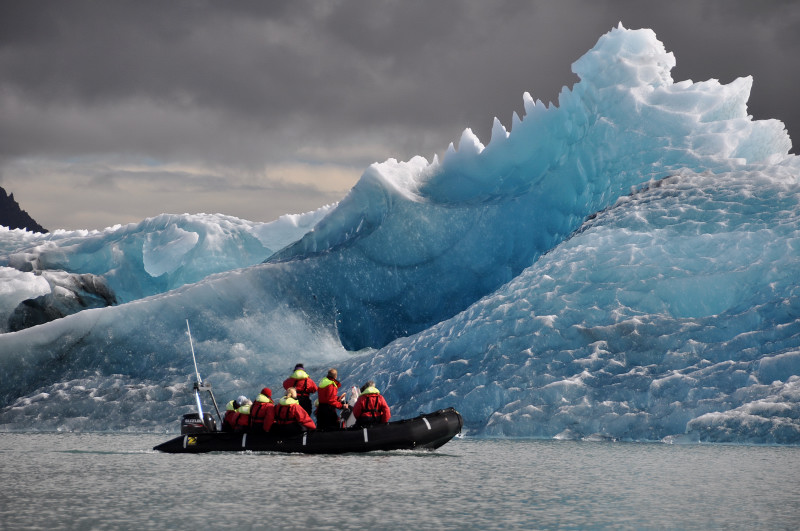 Jkulsarlrlon - encounter with an iceberg