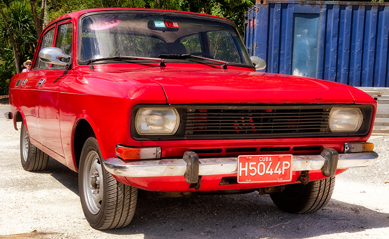 Red Moskvitch - Light-Red Licence-plate