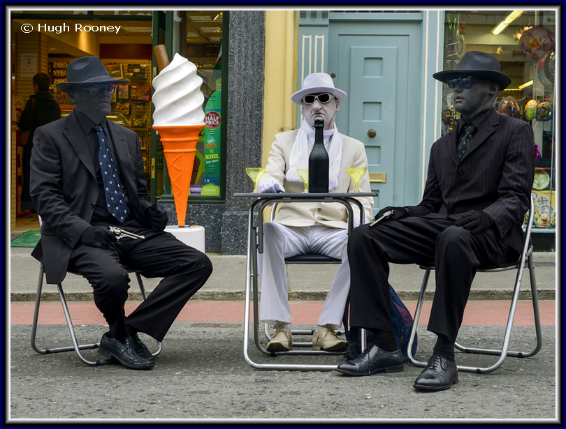 Ireland - Co.Sligo - Sligo - Mime artists in OConnell Street