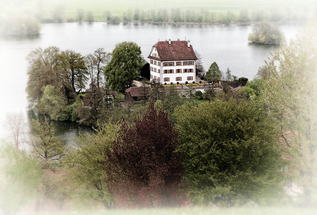 Castle Mauensee by Sursee