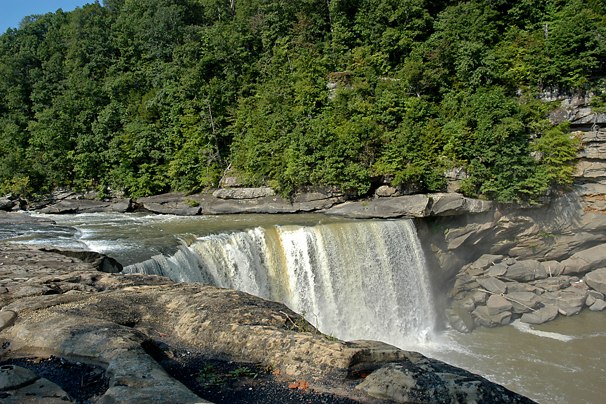 CUMBERLAND FALLS, KENTUCKY