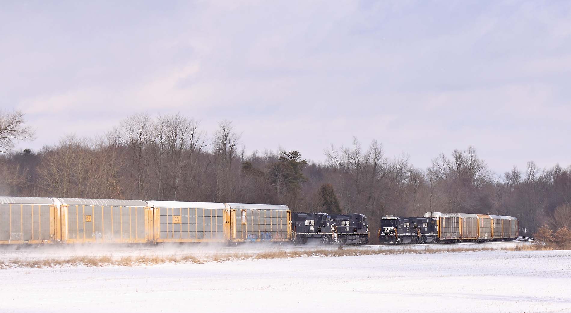 Counterparts....Trains 275 and 276 meet at Bowen 