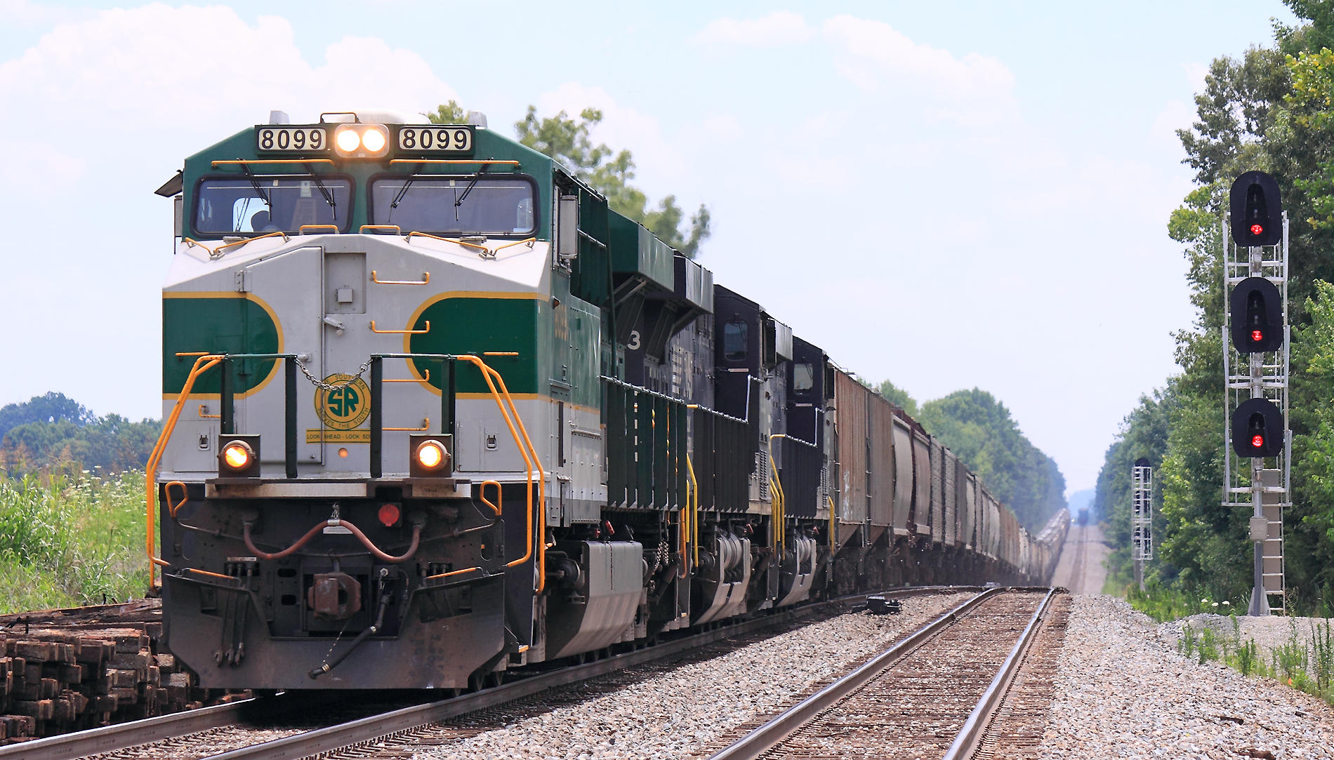 NS57A passes the ugly new signals at CP Gradison with Southern 8099 leading 